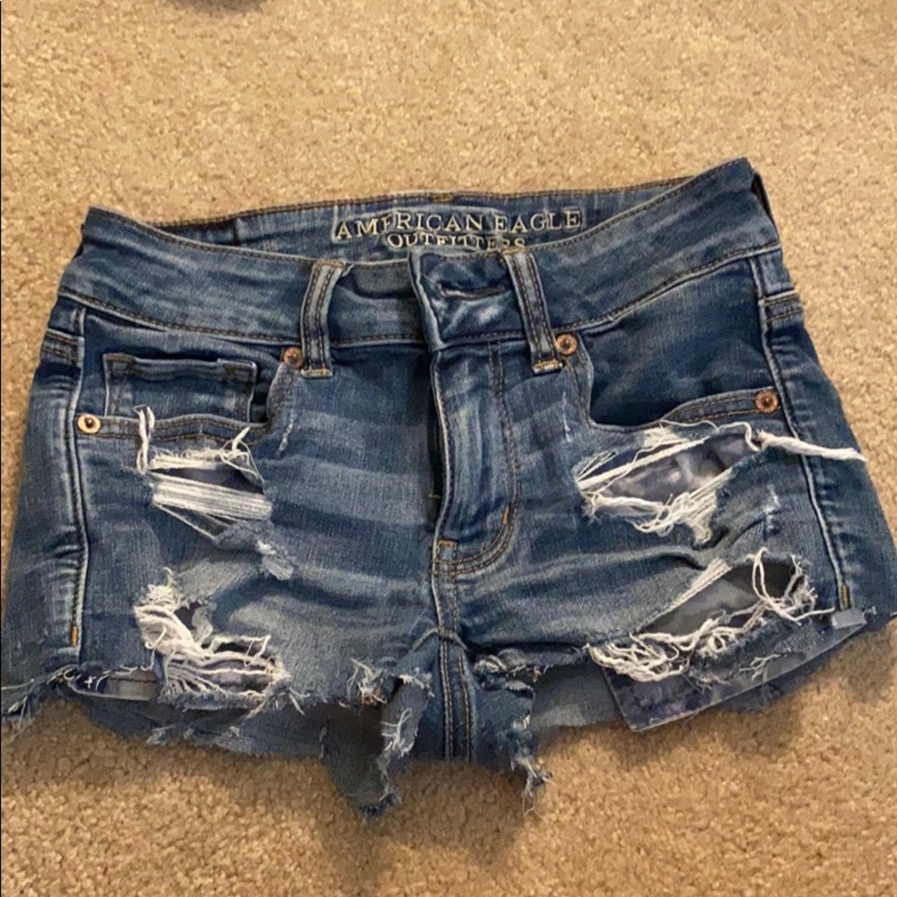 Aeo ripped jean shortie shorts